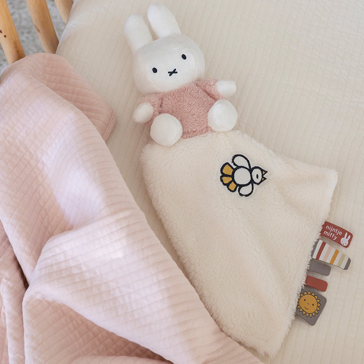 Tiamo Nijntje Knuffeldoekje Fluffy Roze - Afbeelding 3